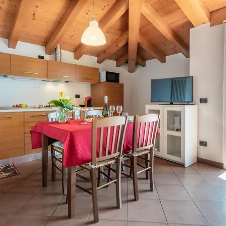 Apartament Mansarda Sole E Lierna