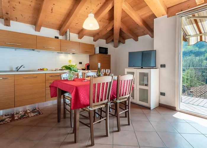 Apartament Mansarda Sole E Lierna